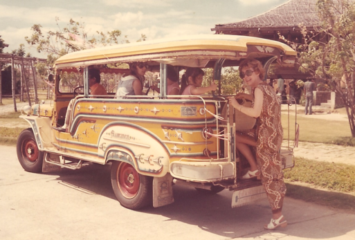 Mom getting on a jeepney 001